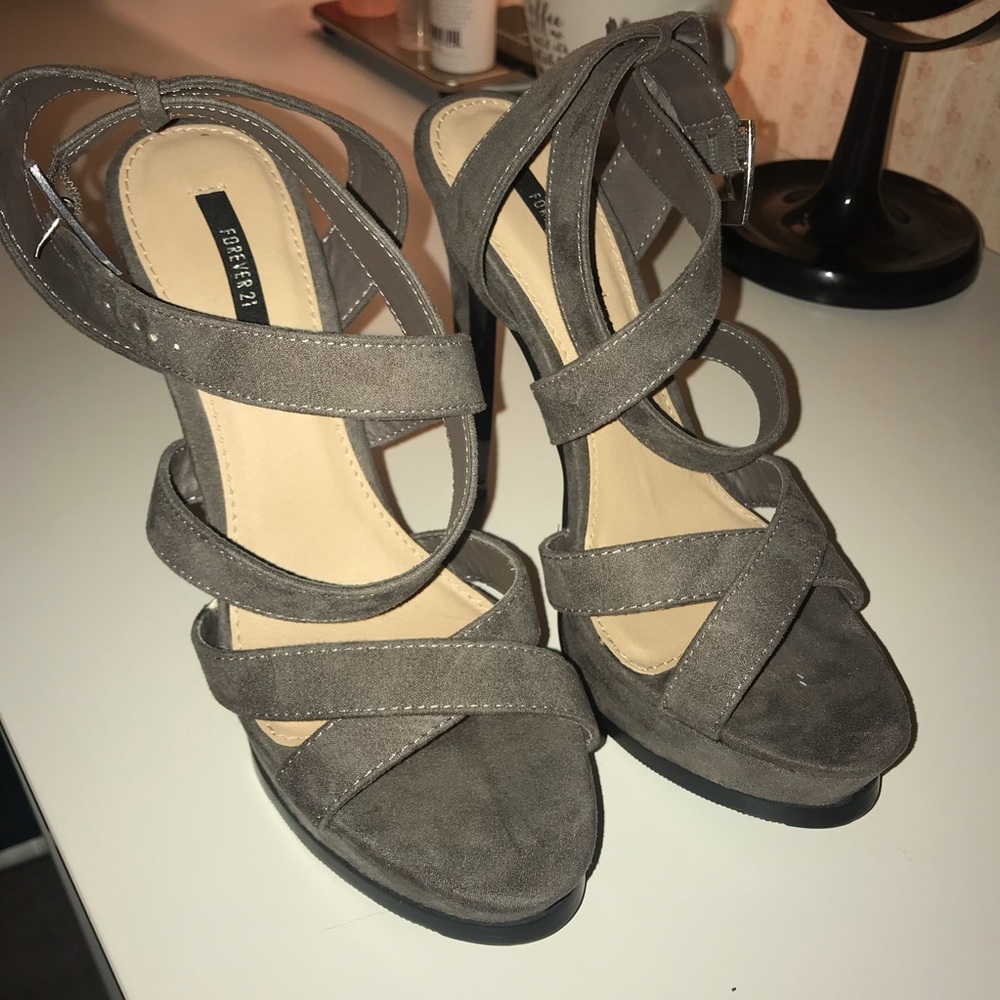 Gray heels